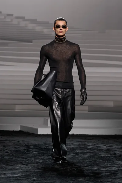 Look 60
